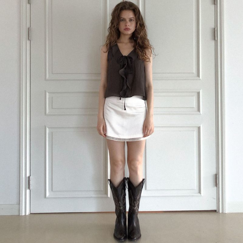 Passionate ruffle blouse (brown)