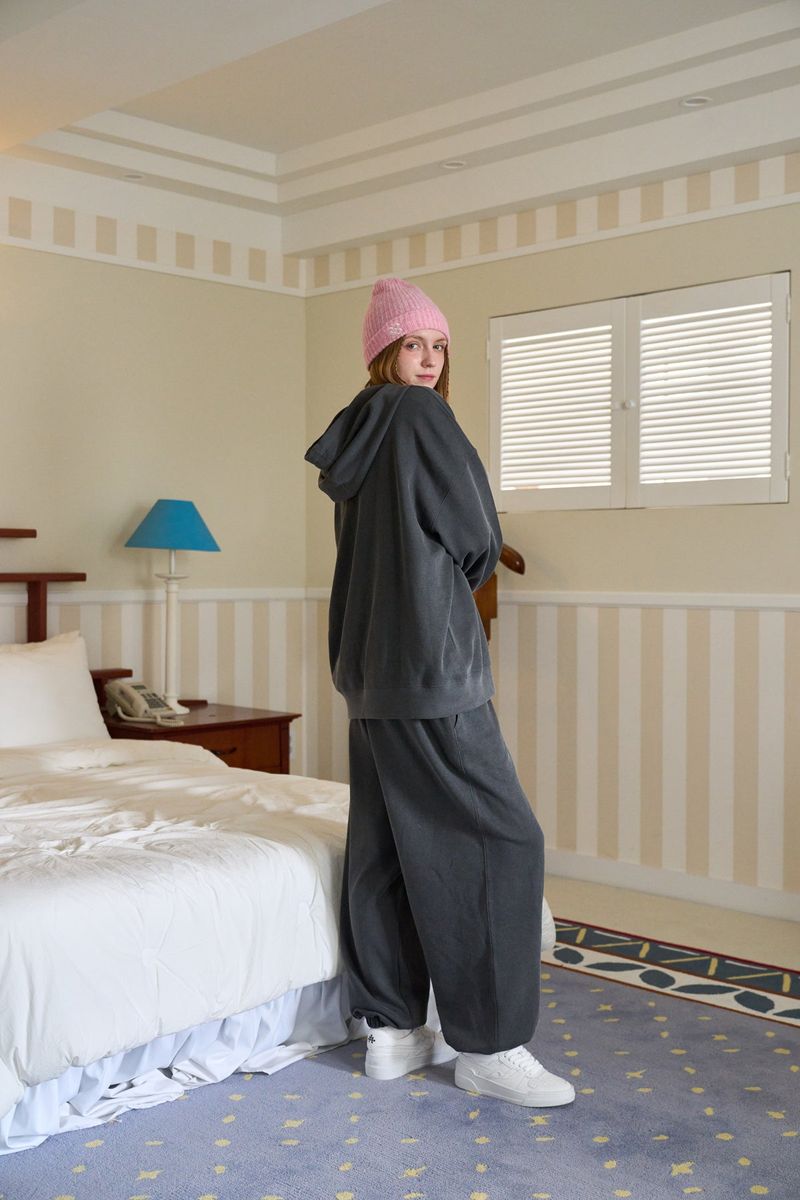 SYMBOL POINT JOGGER PANTS CHARCOAL