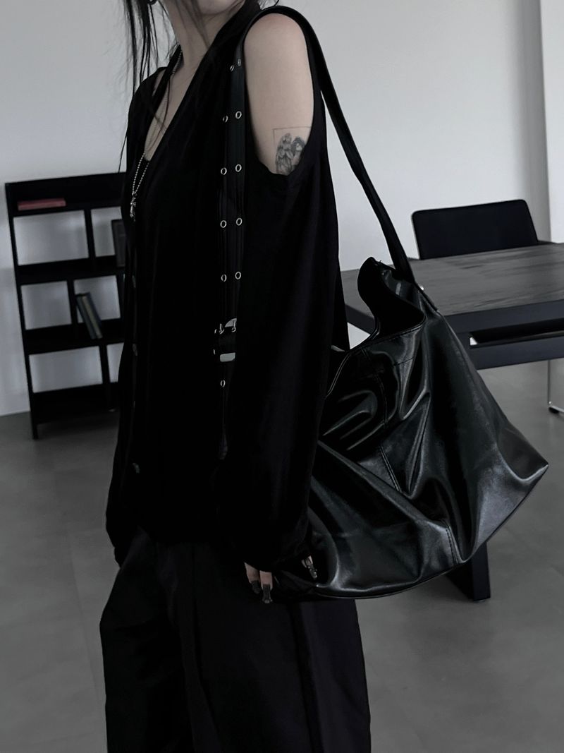 two-eyelet square shoulder bag