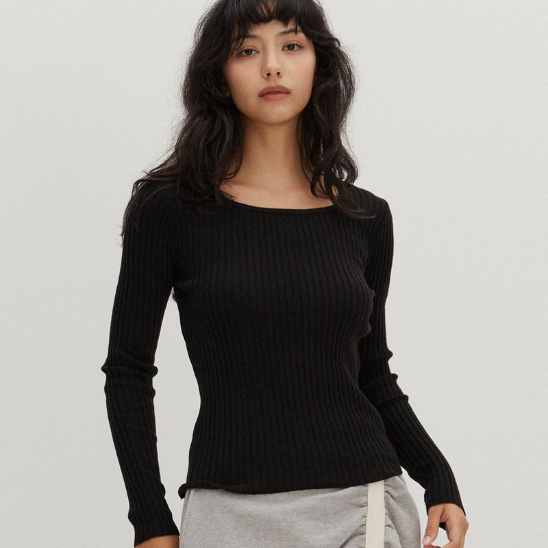 RAVEROUS（レイバロス）の「Square Neck Sweater Black（Tops）」