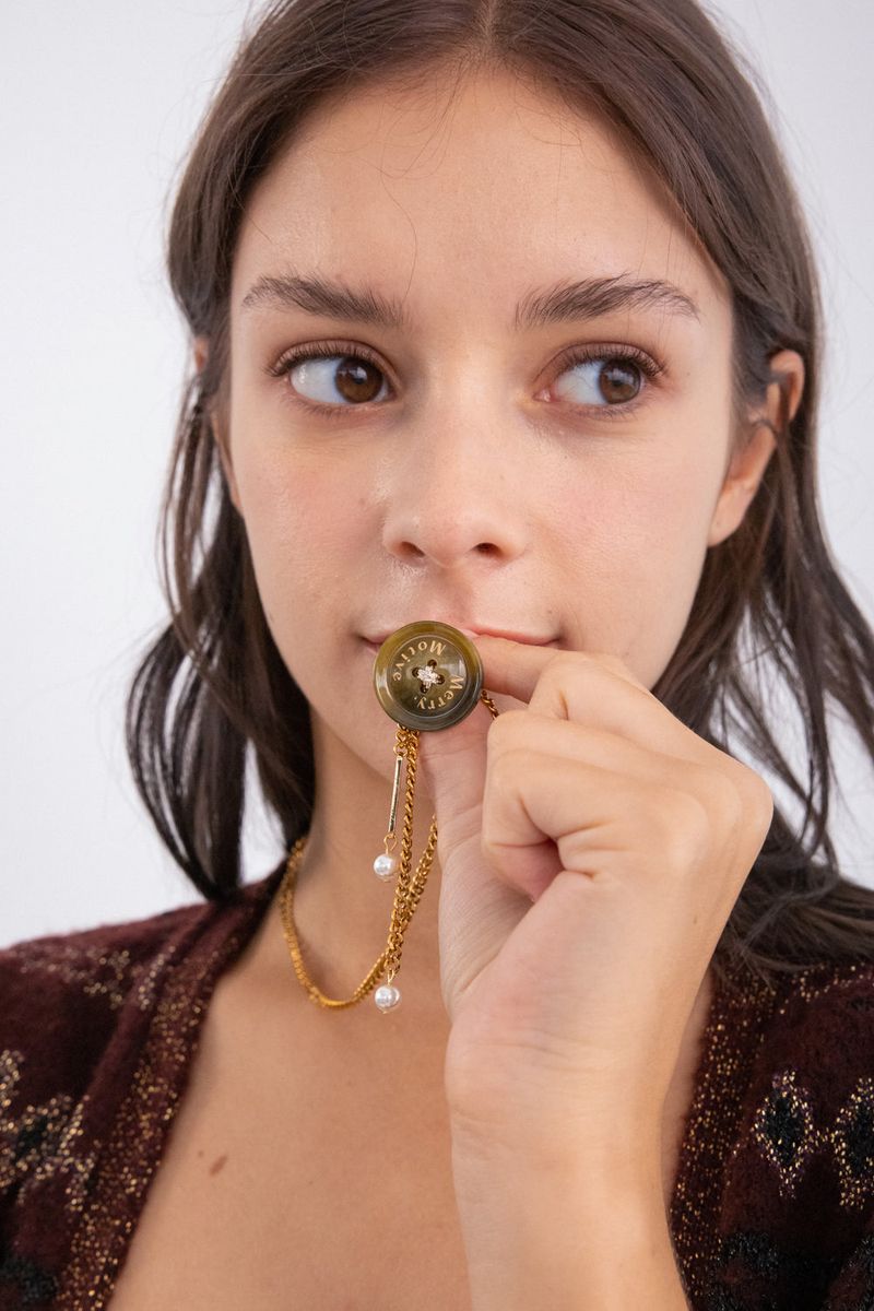 Button point bolo tie chain necklace (Khaki)