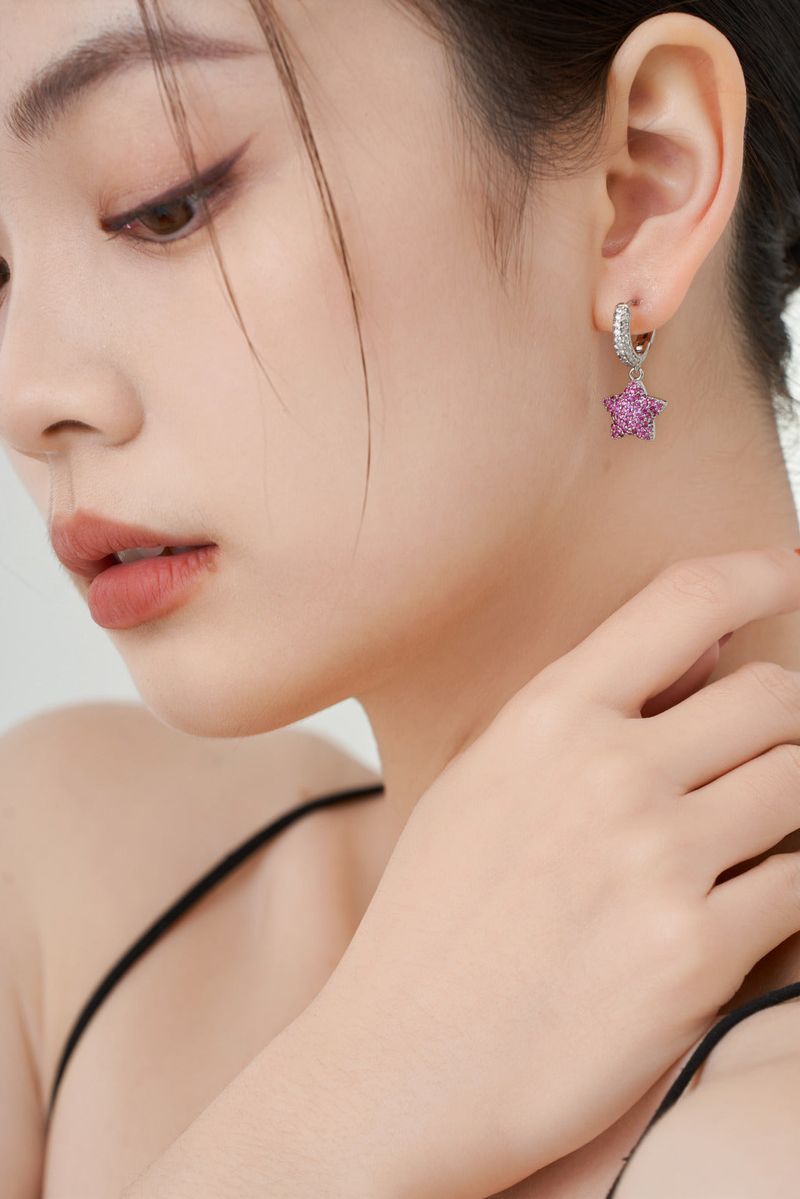 TWENTYONEAUGUST(トゥエンティワンオーガスト)の「ミニスターイヤリング(ピンク)(アクセサリー)」