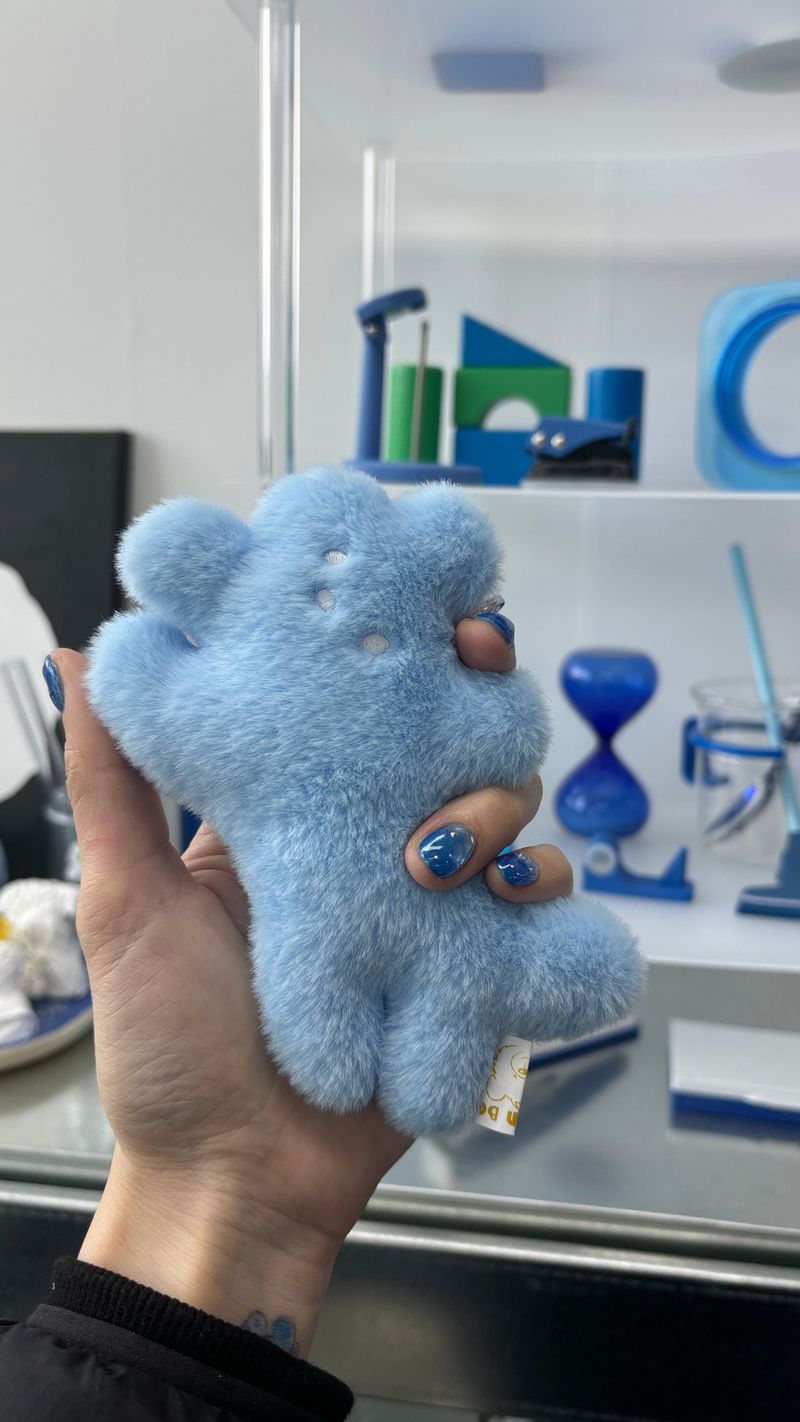 [Doll keychain resembling a fluffy cloud] White dog blue pale blue cocoa