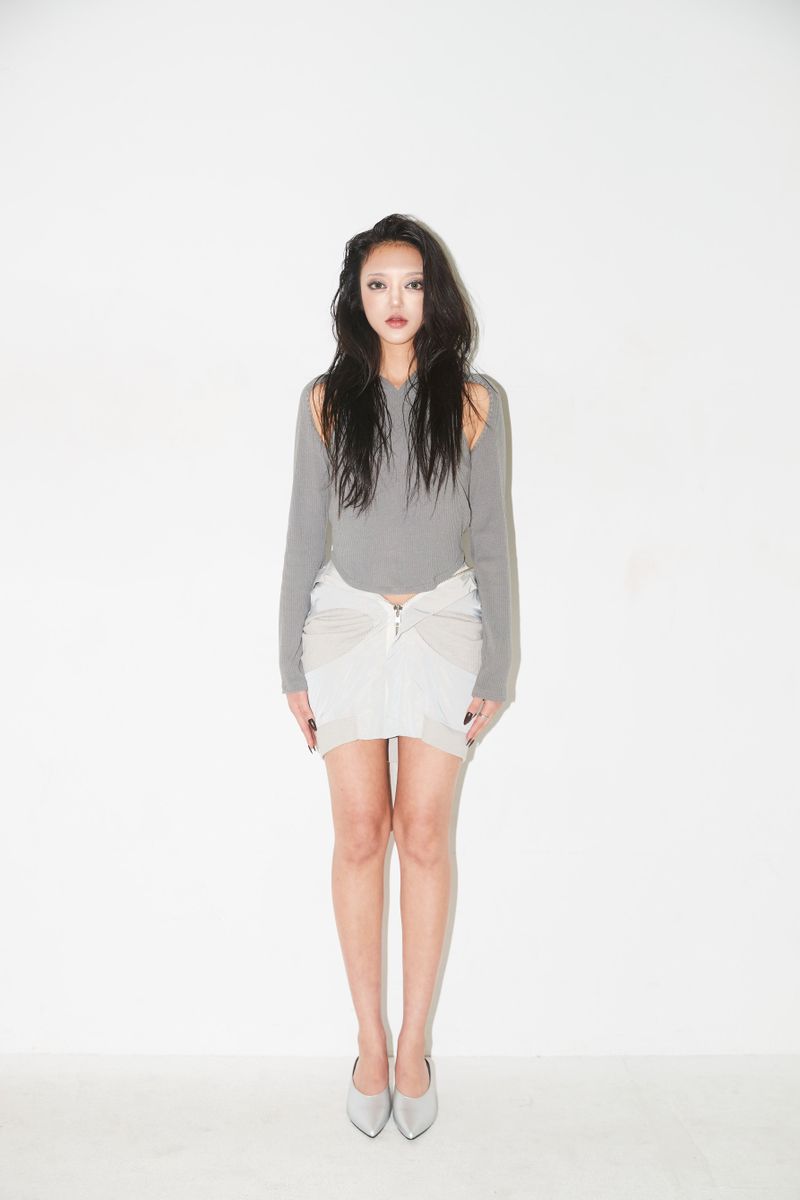 deepinblue（ディープインブルー）の「06. CUT OUT HOOD GREY（Tops）」
