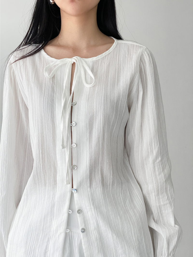 opening button blouse