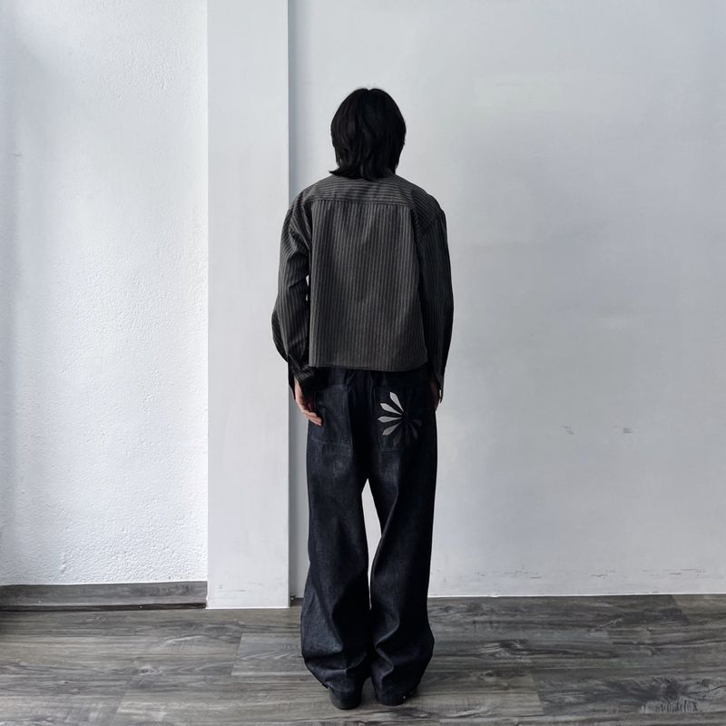 Minimalist Micro-Pleated Cropped Shirt