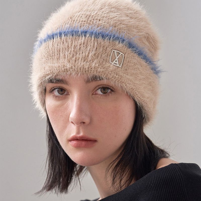 VA Square Stud Hairy Beanie / Beige