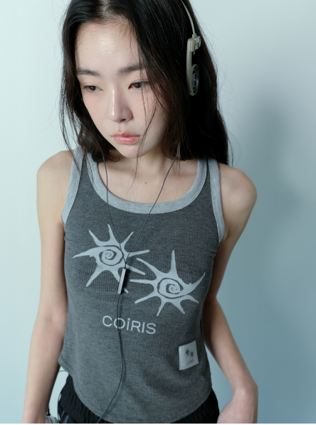 COIRIS（コイリス）の「ラフィオンクロップノースリーブ (2COLOR)（トップス）」