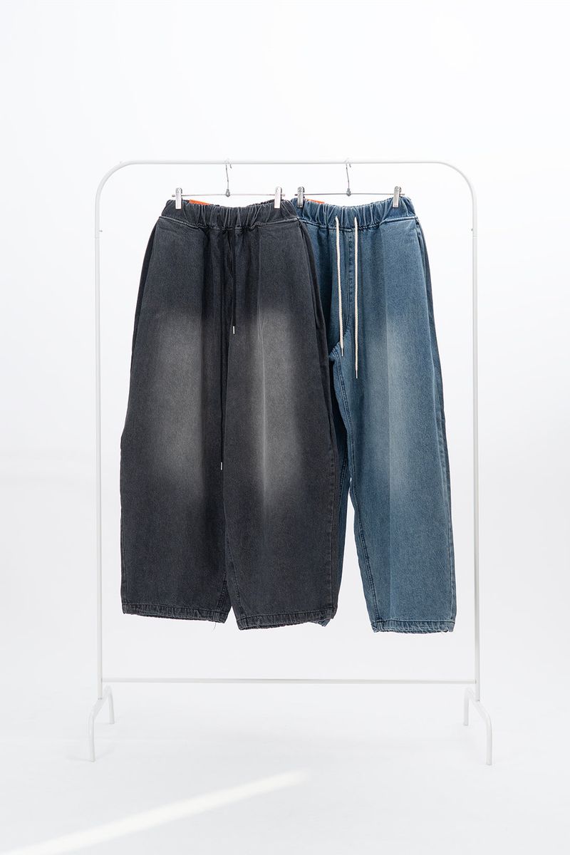 Leggy Side Tuck Balloon Denim