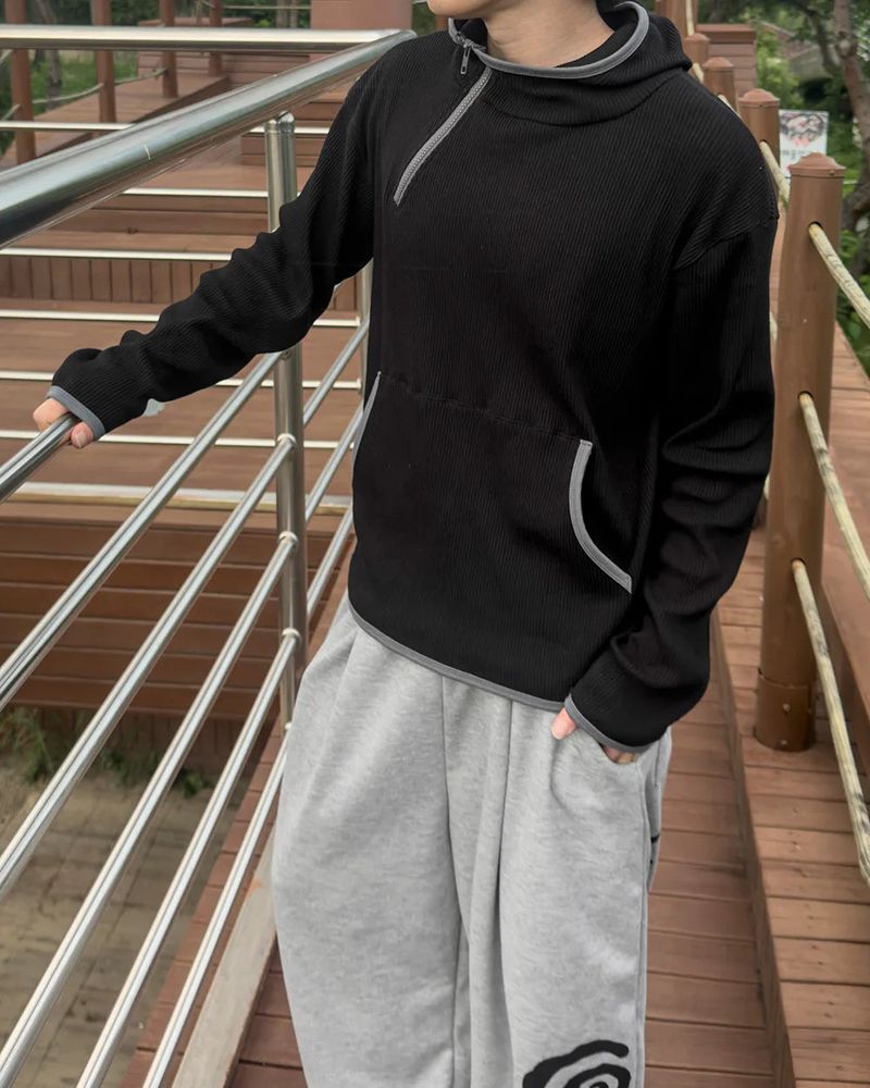 Terne ribbed diagonal zipper hoodie