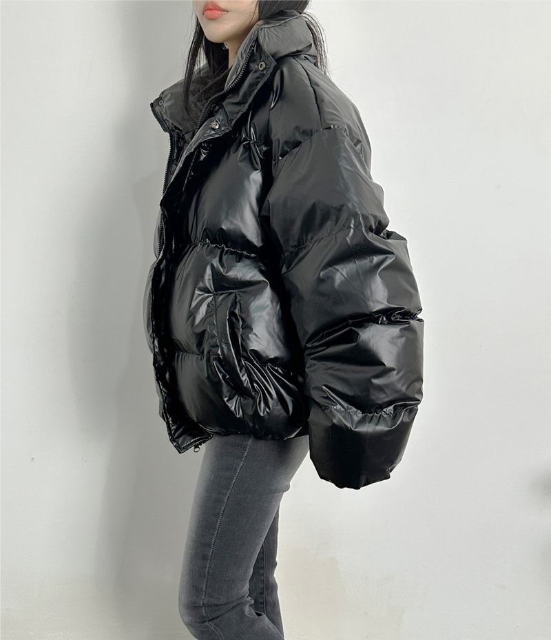 CCORTTI(コルッティ)の「(HEATER PADDING🥵/WINTER SERIES UNIFORM ITEM) 2 COLORS UNISEX グロッシーオーバーサイズシャイニーショートジャケット(ジャケット/アウター)」