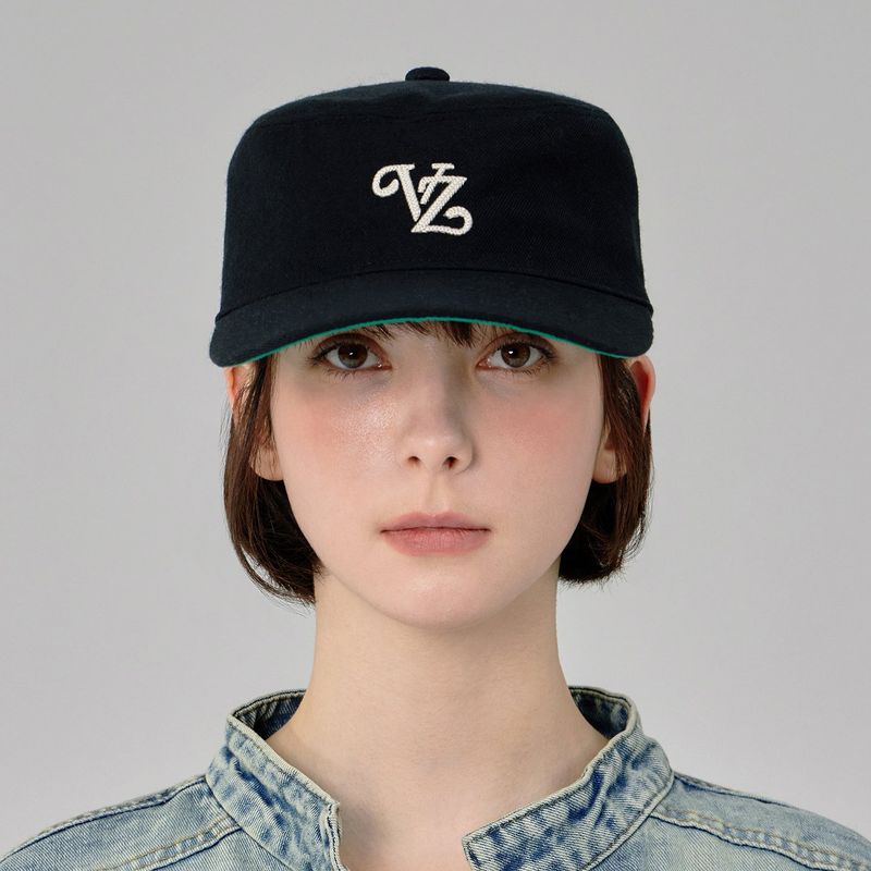 VARZAR(バザール)の「Leaf Chain VZ Monogram Pillbox Cap / Black(Hats)」