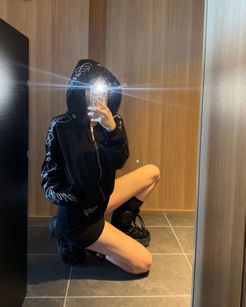 [SET] Script Lettering Hoodie Zip-up and Short Pants (3c)