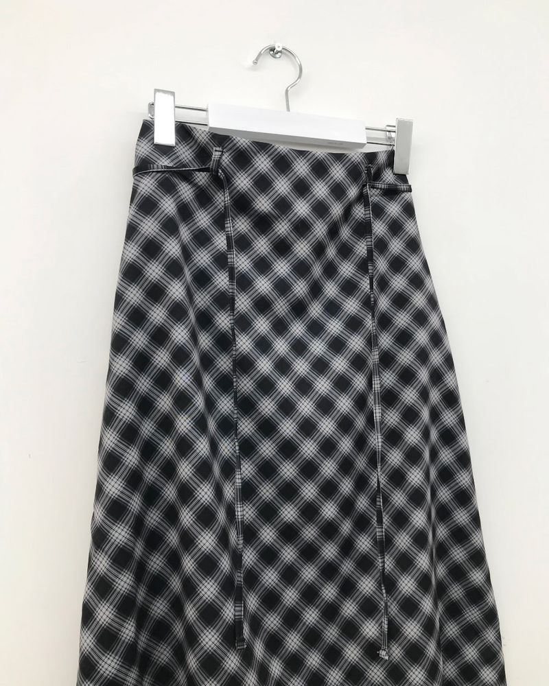 Mellow Chiffon Checkered Skirt (2 Colors)