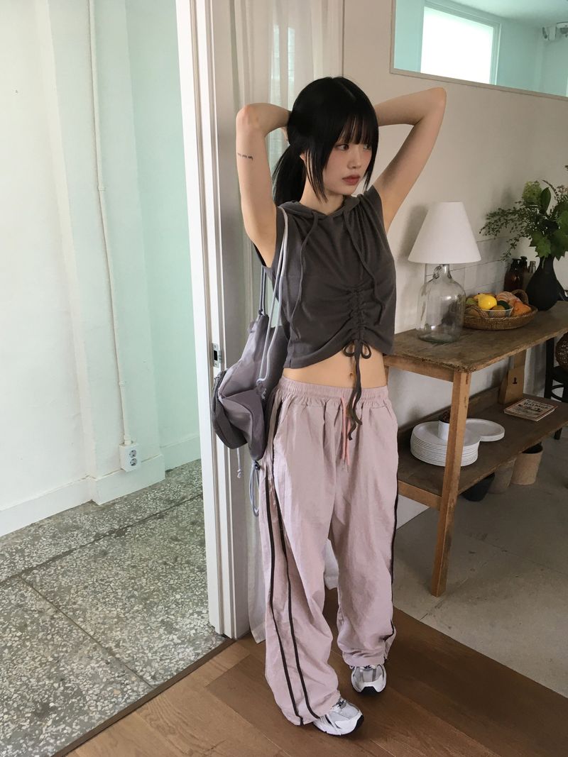 Ron's shirring string crop hooded tank top
