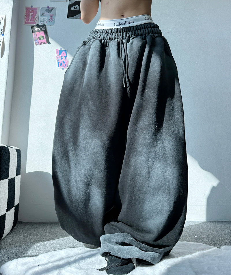 CCORTTI（コルッティ）の「ビンテージウォッシュプリンティングワイドトレーニングパンツ🩶🖤🤍 - 3 カラーズ（パンツ）」