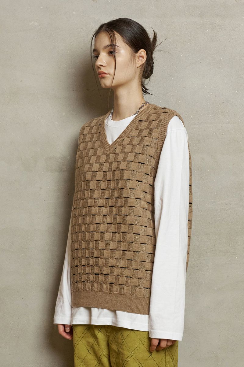 ROPE CHECKER KNIT VEST