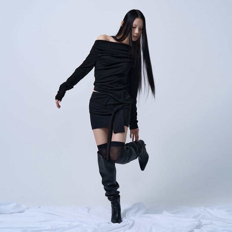 OFF SHOULDER SHIRRING CUT-OUT TOP (BLACK)