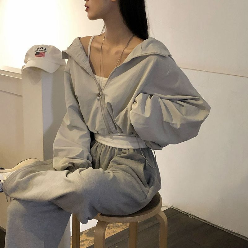 [BELLIDE MADE] Antler, high-neck crop windbreaker