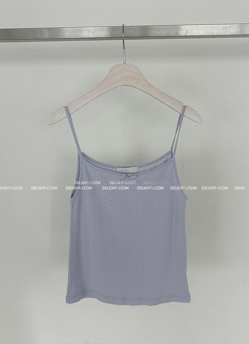 a ribbon-punching sleeveless shirt