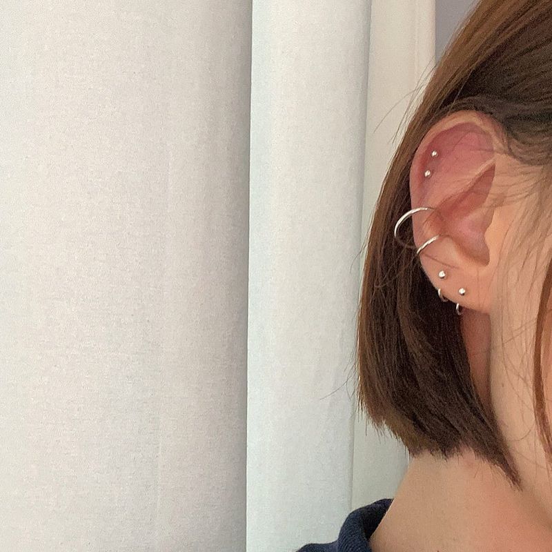 Dot hook earring