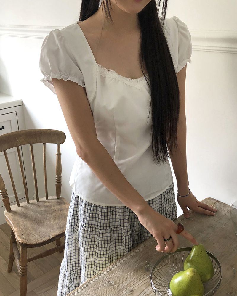 WONDER WONDER(ワンダーワンダー)の「Ha-e Heart Neck Frill Lace Puff Blouse(Tops)」
