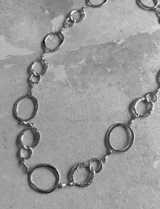 Kerneling chain belt