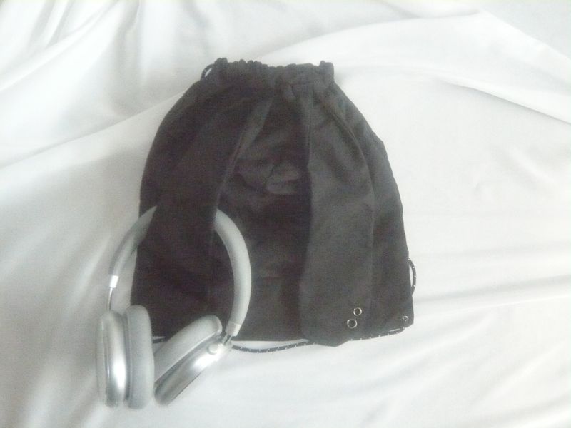 Nuyet（ヌエット）の「Rabbit hoodie bag（Bags）」