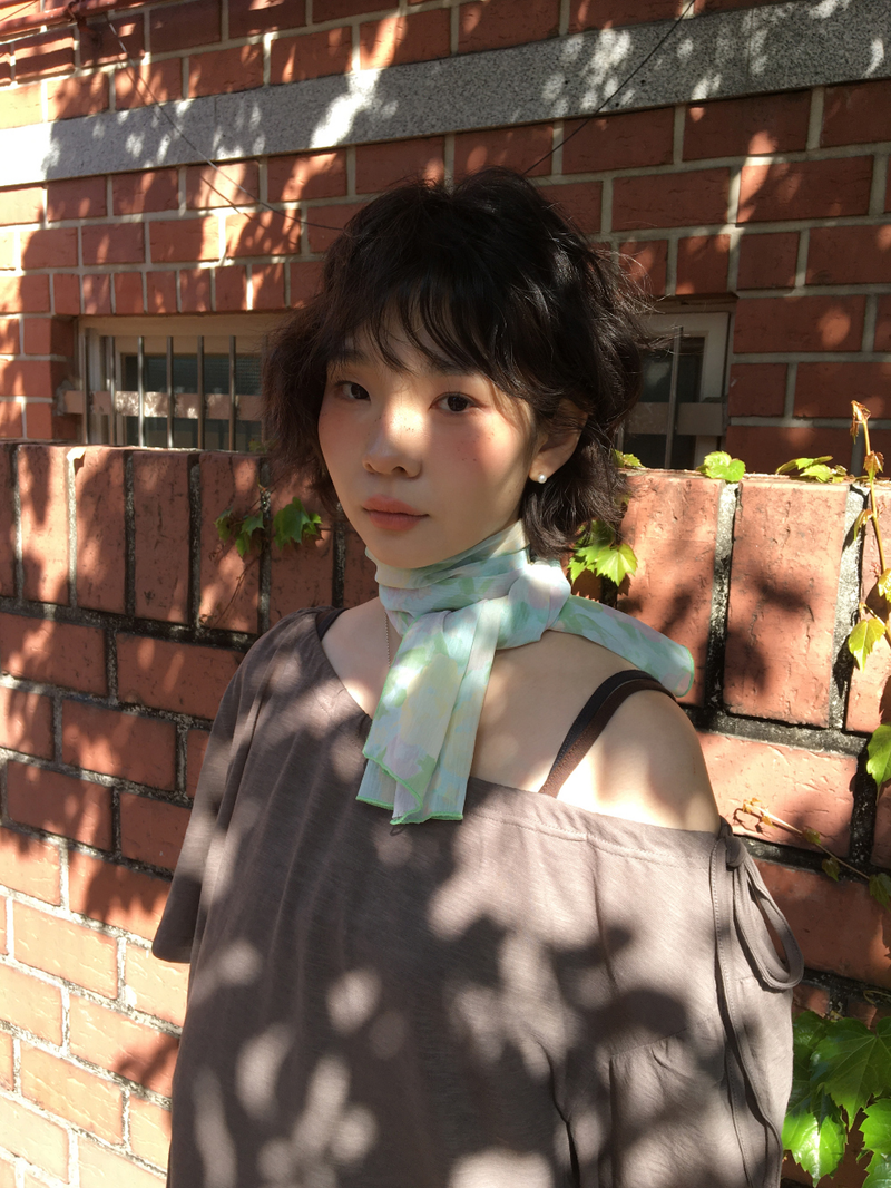 DUGGY（ダギー）の「Misty Bloom scarf (2color)（Fashion Accessories）」