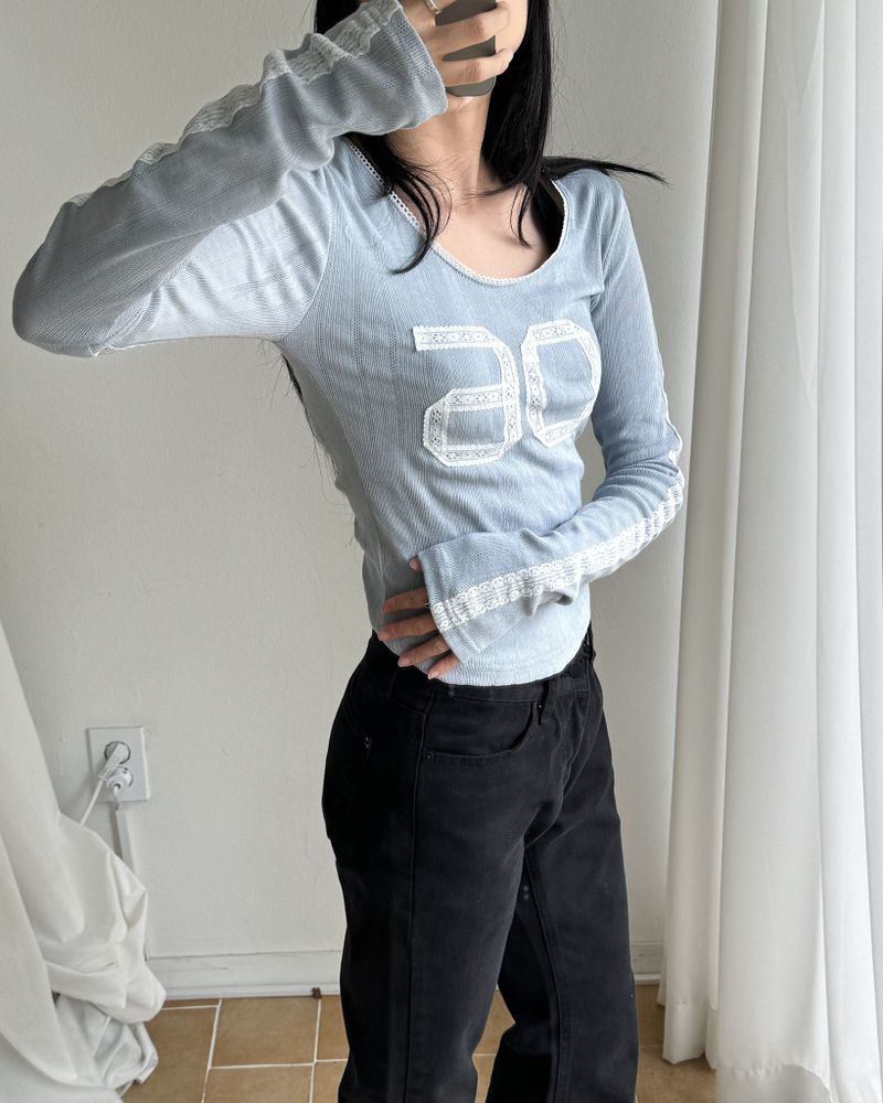 Lace numbering crop tee