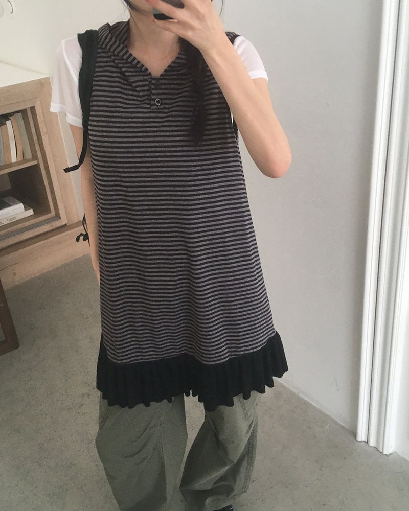 [MADE] ツーストライプスリーブレスフーディードレス