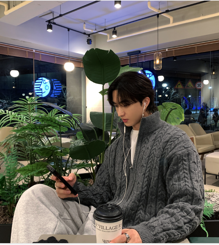 LOOKPLE（ルックプル）の「Amp Ghost Cable Semi-Over Two Way Knit Zip-Up（Tops）」
