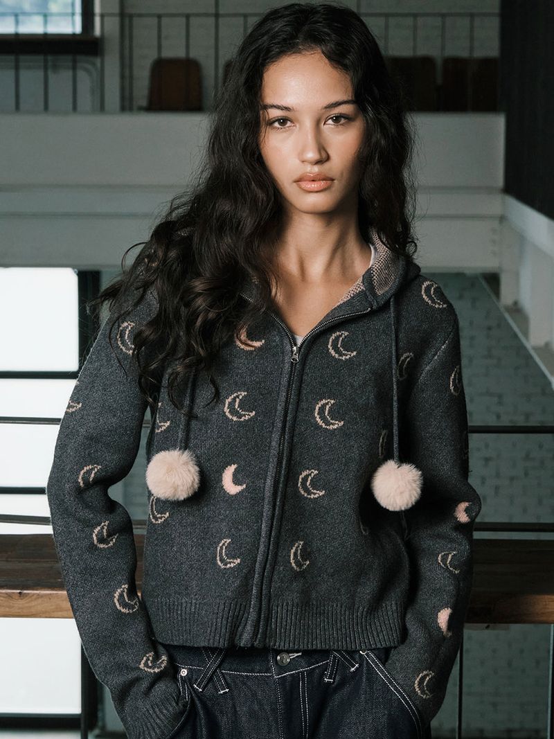 NYXX(エヌワイエックスエックス)の「MOON KNITTED ZIP-UP HOODIE (CHARCOAL)(Tops)」
