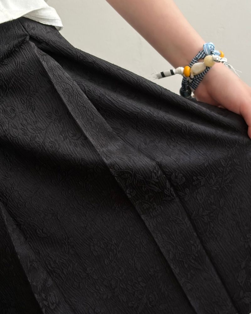 Dewy Flower Pleats Skirt
