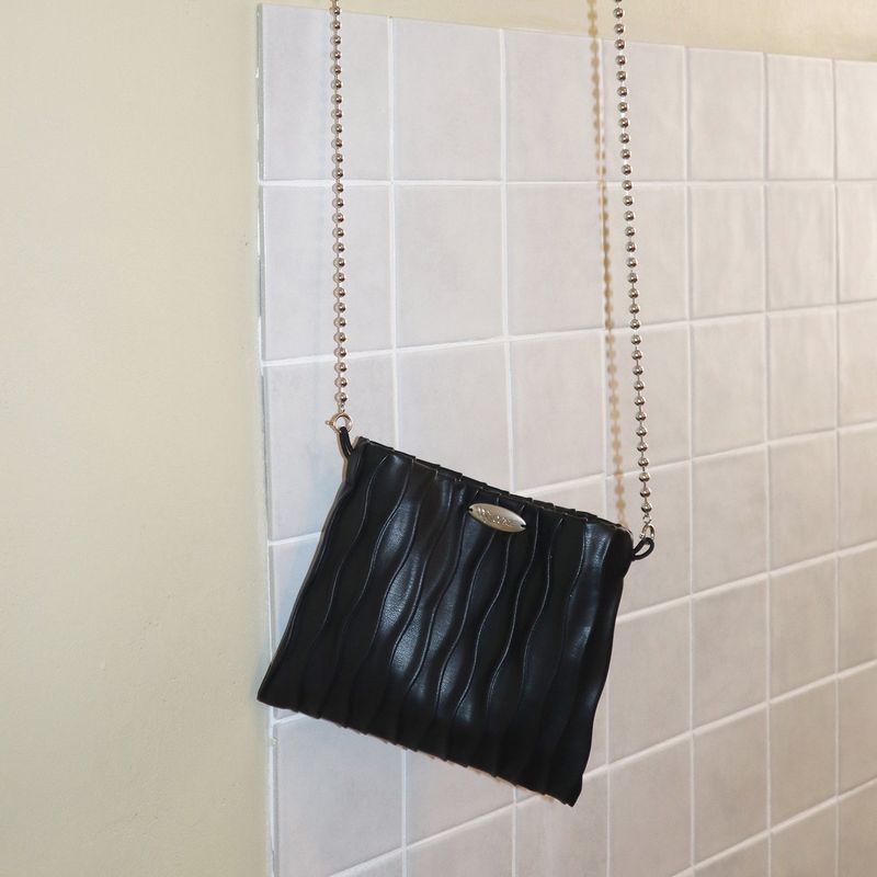Pado Pebble Bag (Black, Brown)