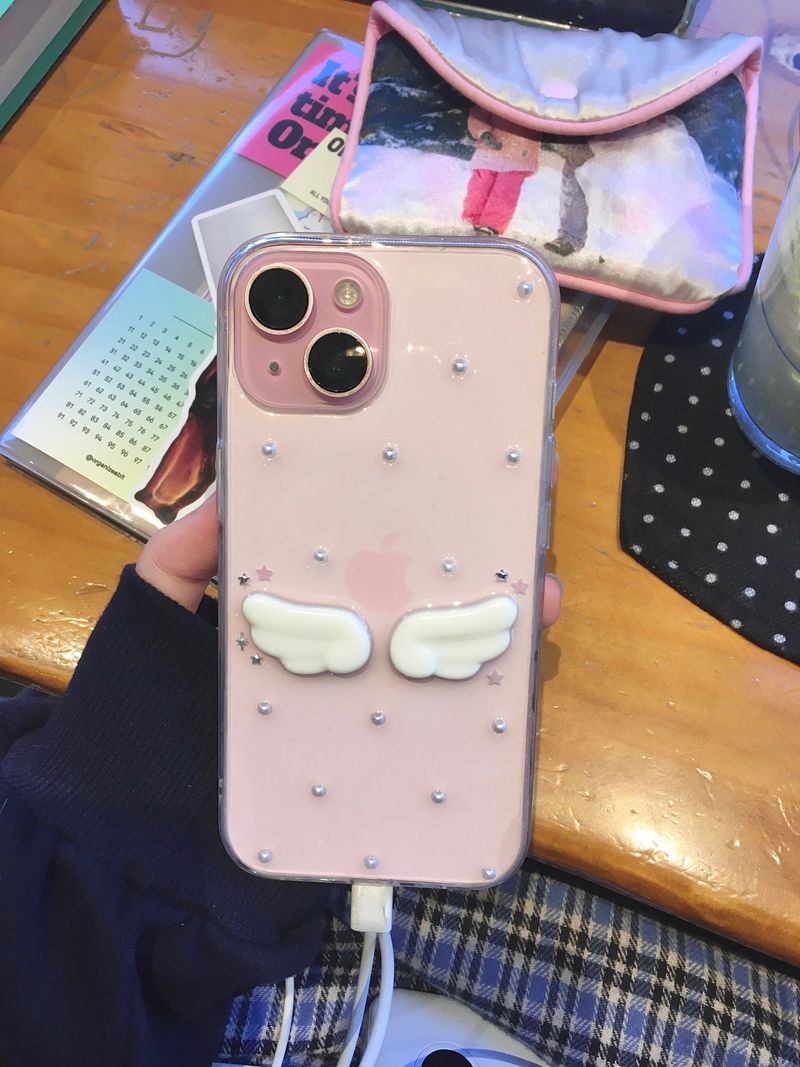 dangdoroom（ダンドルーム）の「[MADE] ドットエンジェルレジンケース2 (white)（スマホグッズ/小物）」