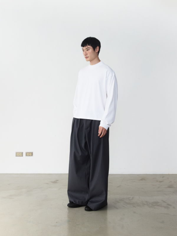 RB7 Cropped Boxy Long Sleeve Tee