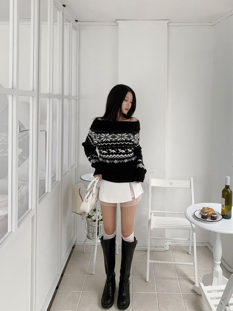 Snowfield Nordic Pattern Off-Shoulder Knit Top (Black)