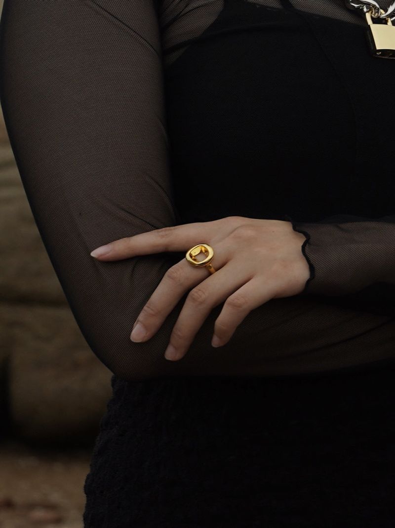 no.63 ring gold ( #13 free size )