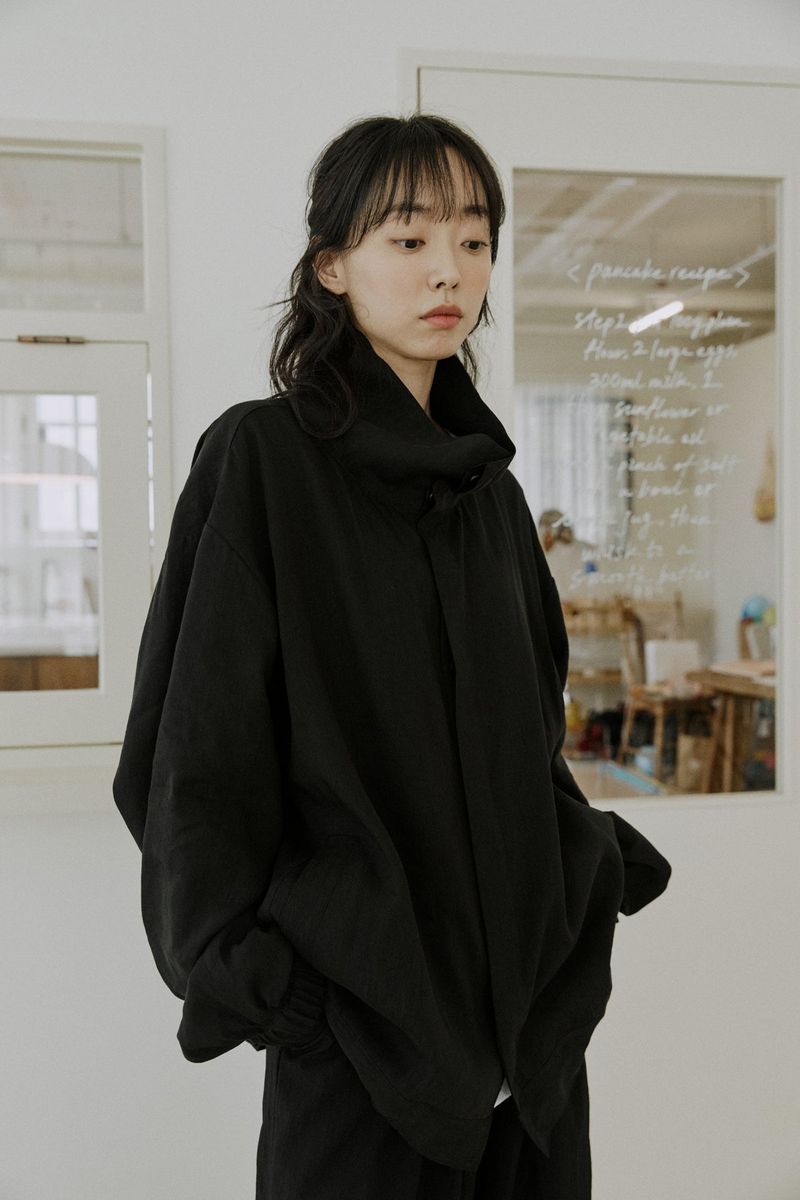 unisex hidden jumper black