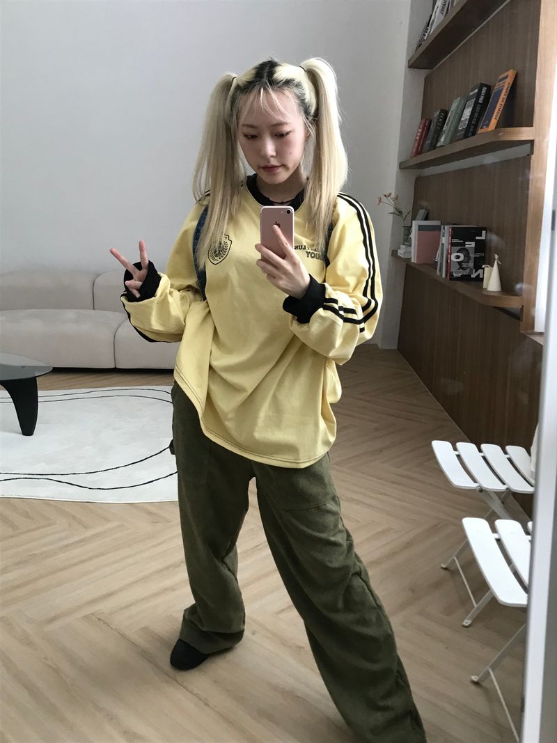Sporty long sleeve top
