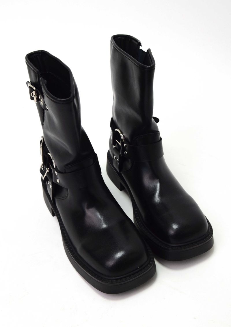 chain mid-calf boots