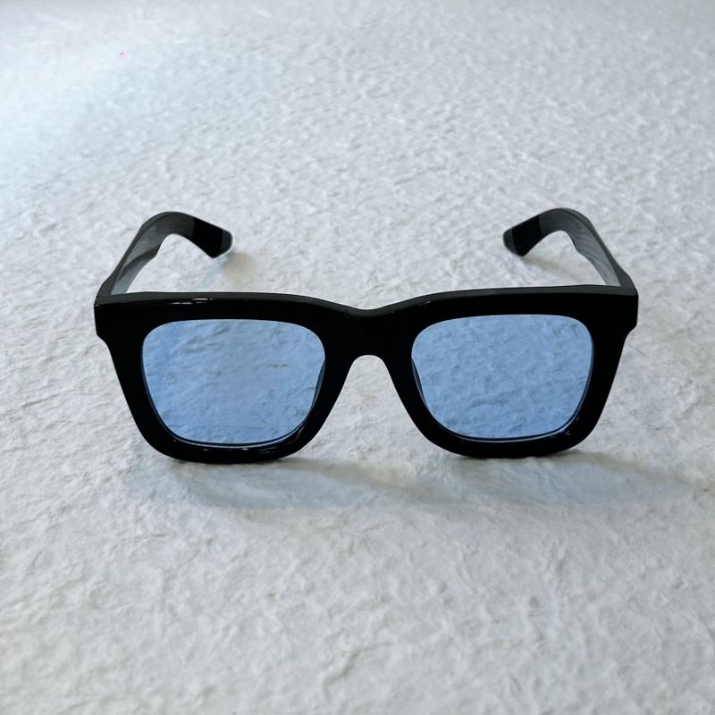 Bold Frame Sunglasses