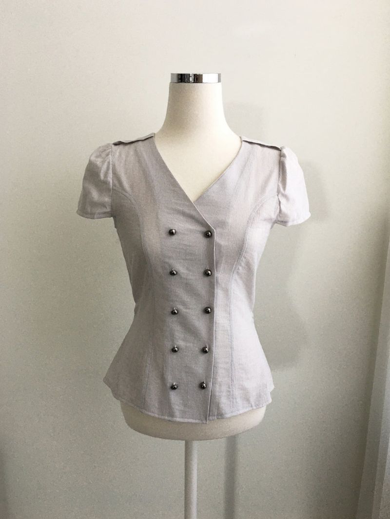 Double button v blouse