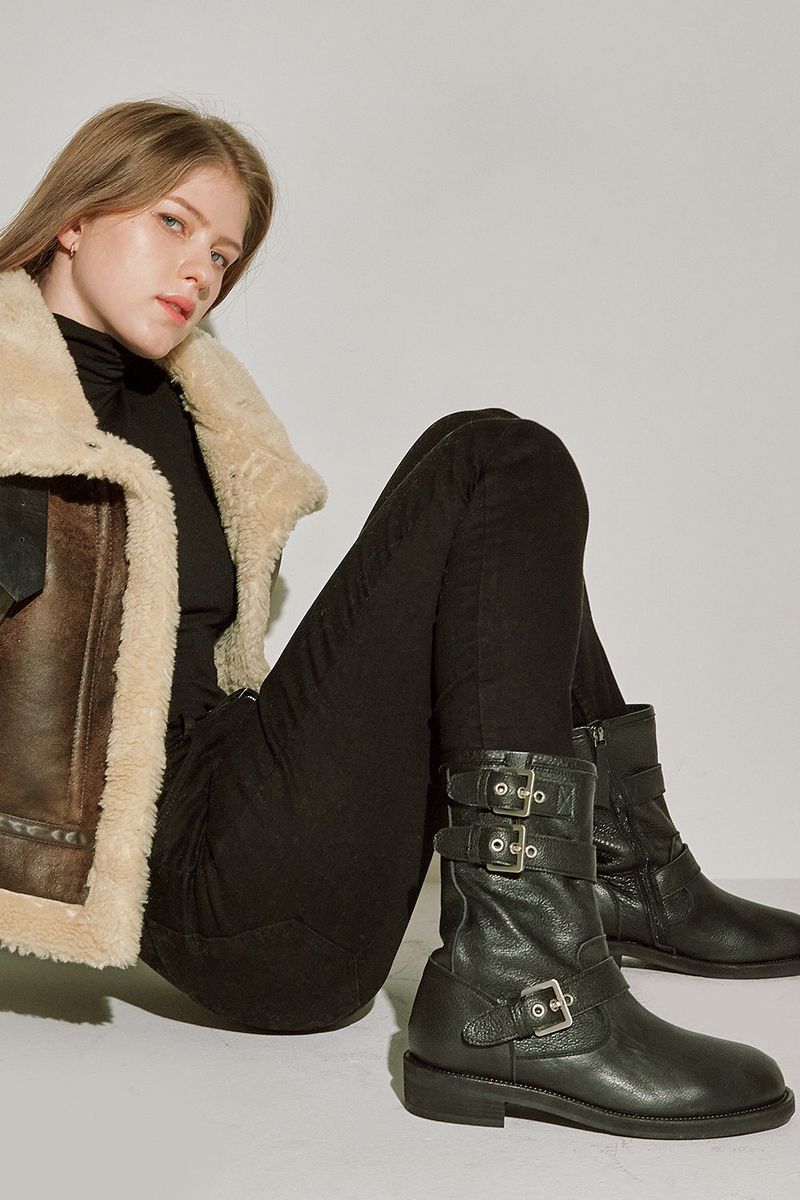 eeë(イイエ)の「BAY BIKER BOOTS_2COLORS(Shoes)」