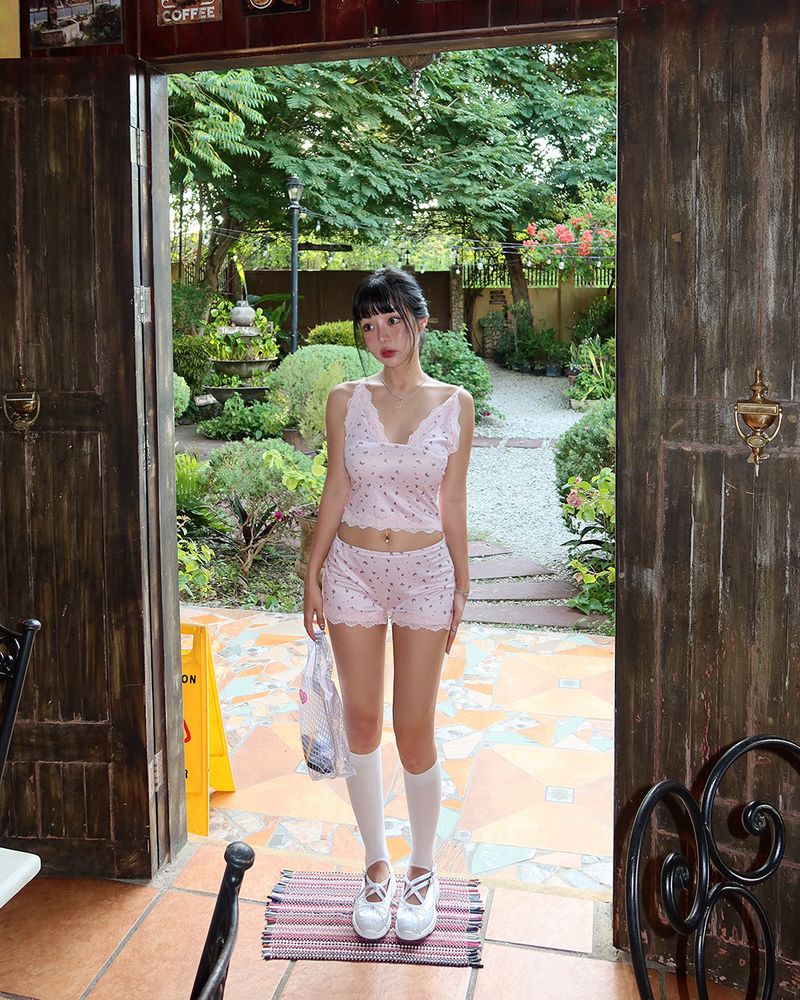 Flower Lace Sleeveless & Shorts Two-piece Set