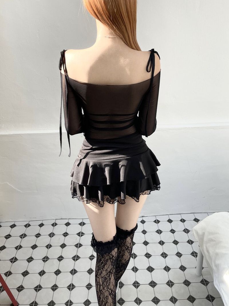 1043. Rena wrap ribbon mesh T