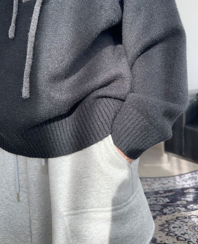 Radif color matching hood knit
