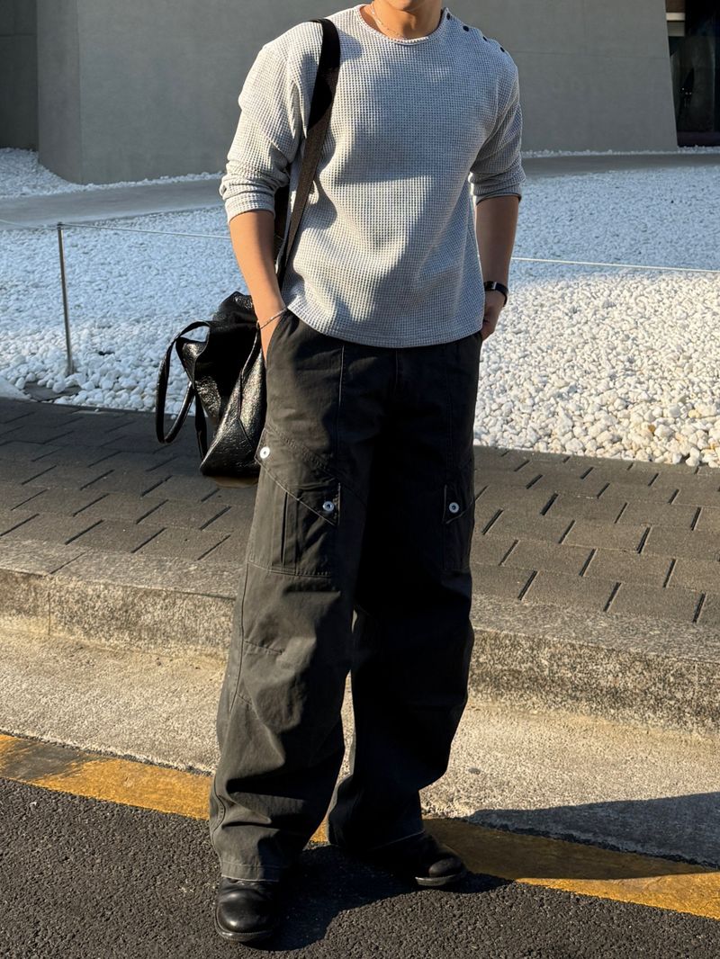 Deep garment pin dying cargo pants