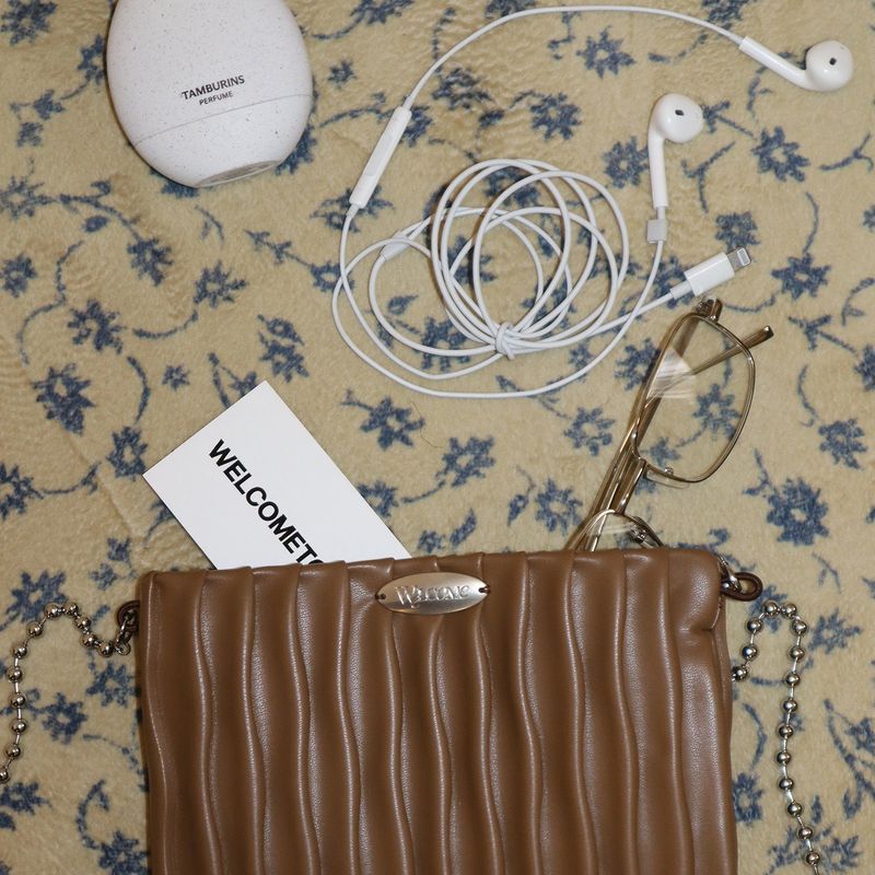 Pado Pebble Bag (Black, Brown)